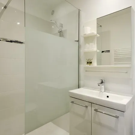 Ξενοδοχείο Au Tropico 2*