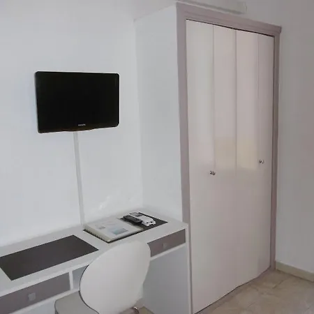 Hotel Au Tropico 2*