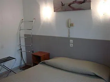 Au Tropico Hotel
