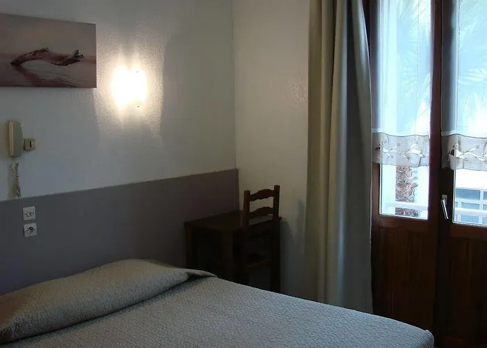 Au Tropico Hotel 2*