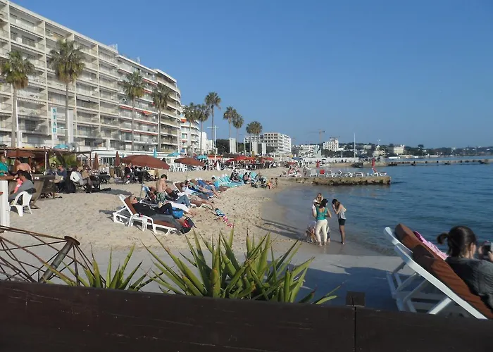 Au Tropico Hotel Juan-les-Pins