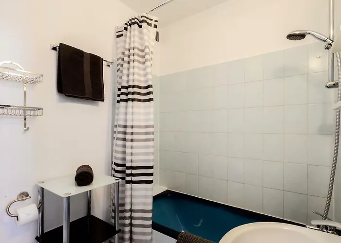 Au Tropico Hotel